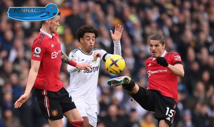  Leeds United thể hiện lối chơi pressing mạnh mẽ tại Ngoại hạng Anh.